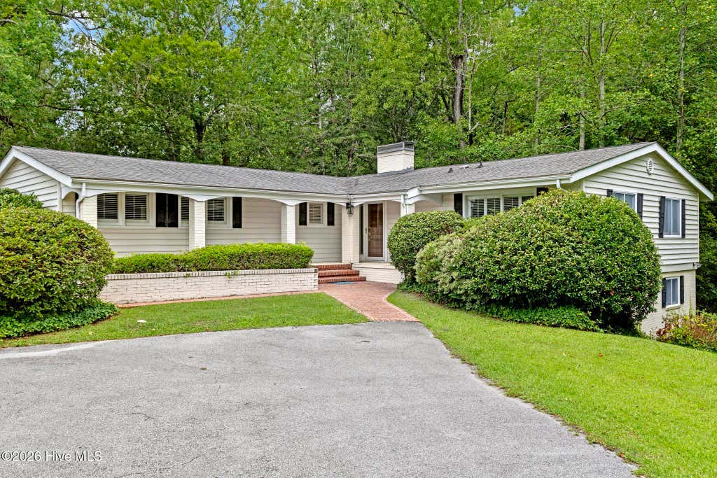 Photo of 402 Country Club Drive, Jacksonville, NC 28546 (MLS # 100594706)