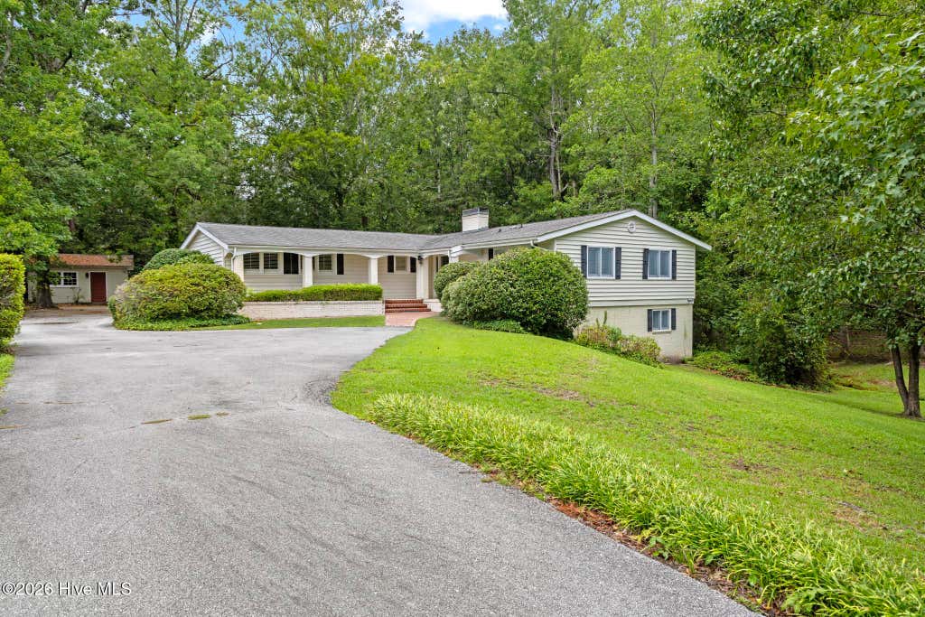 Photo of 402 Country Club Drive, Jacksonville, NC 28546 (MLS # 100594706)