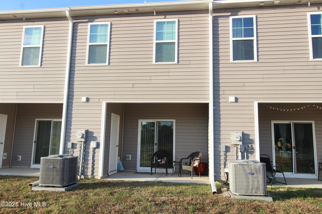 Photo of 624 Jacks Crossing Drive, Hubert, NC 28539 (MLS # 100542883)