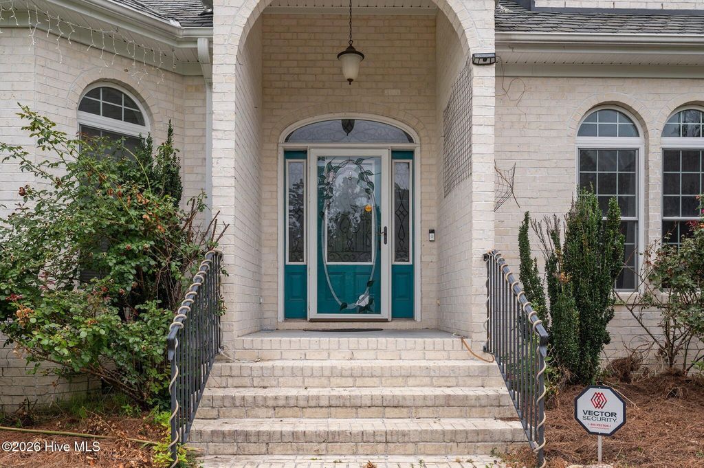 Photo of 414 Crown Drive, Washington, NC 27889 (MLS # 100566529)