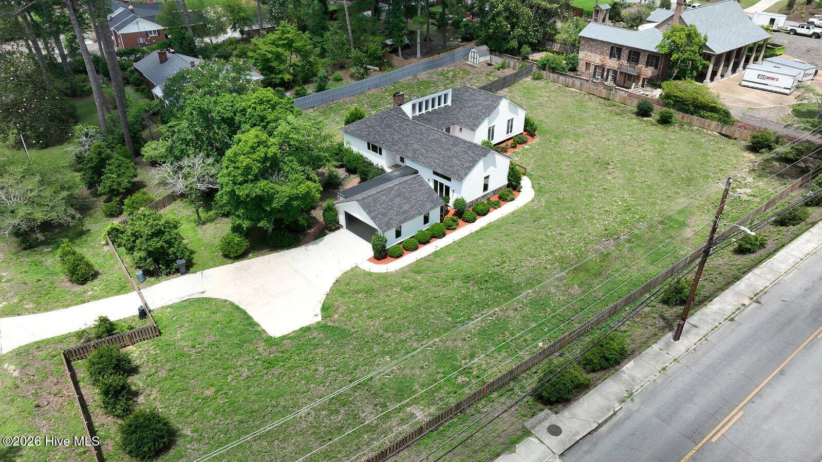 3075 Walton Way