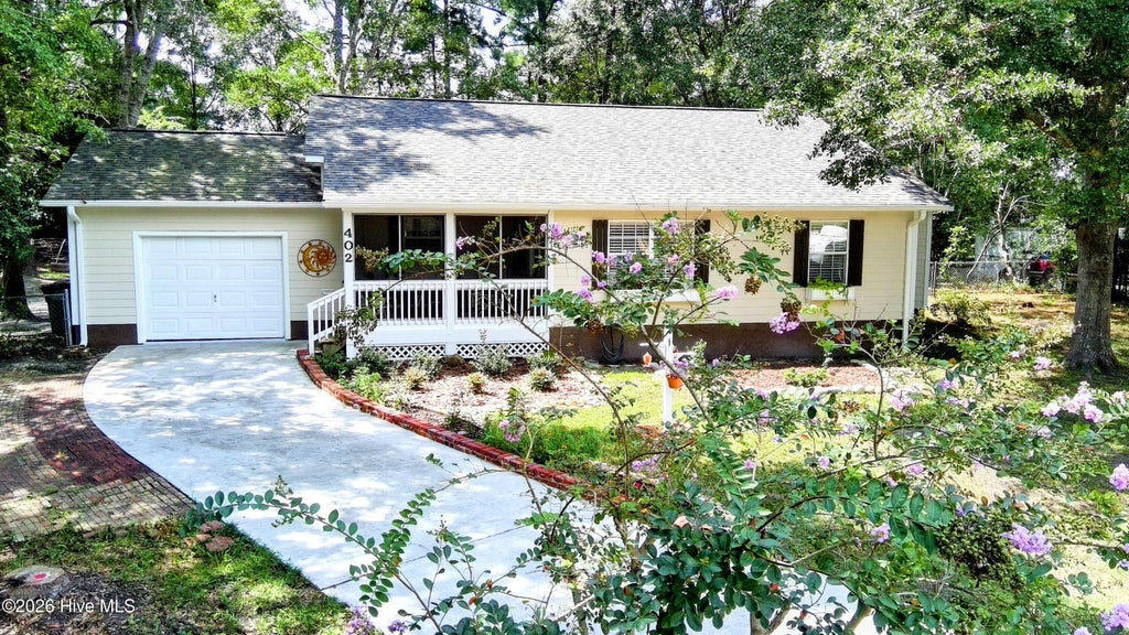 Photo of 402 Silo Court, Hubert, NC 28539 (MLS # 100612504)