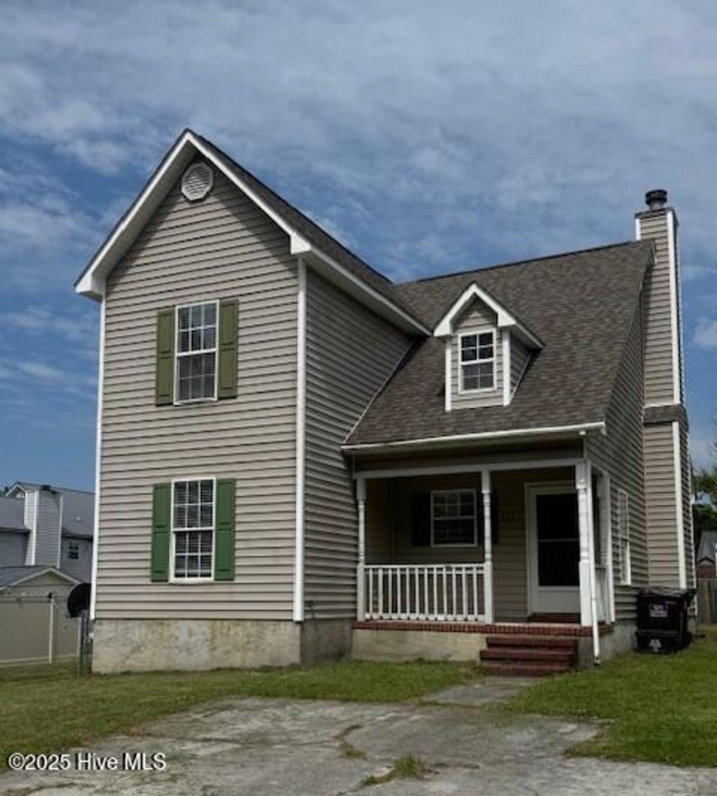 Photo of 224 Hemlock Drive, Jacksonville, NC 28546 (MLS # 100576883)