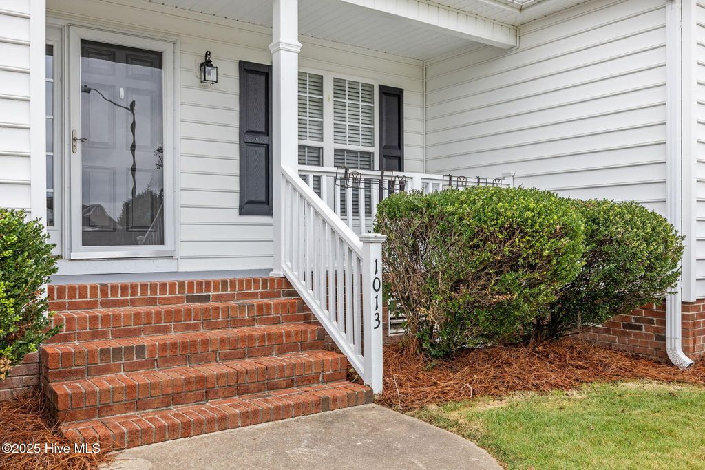 Photo of 1013 Sebring Drive, Winterville, NC 28590 (MLS # 100536311)