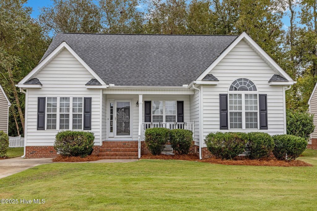 Photo of 1013 Sebring Drive, Winterville, NC 28590 (MLS # 100536311)