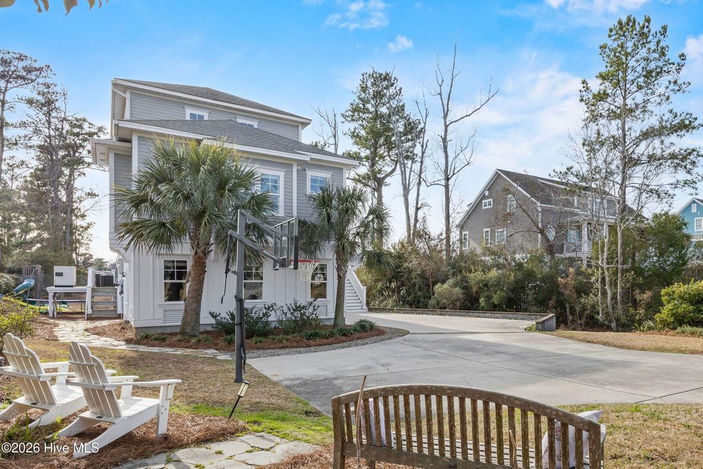 Photo of 2525 Royal Palm Lane, Wilmington, NC 28409 (MLS # 100549374)