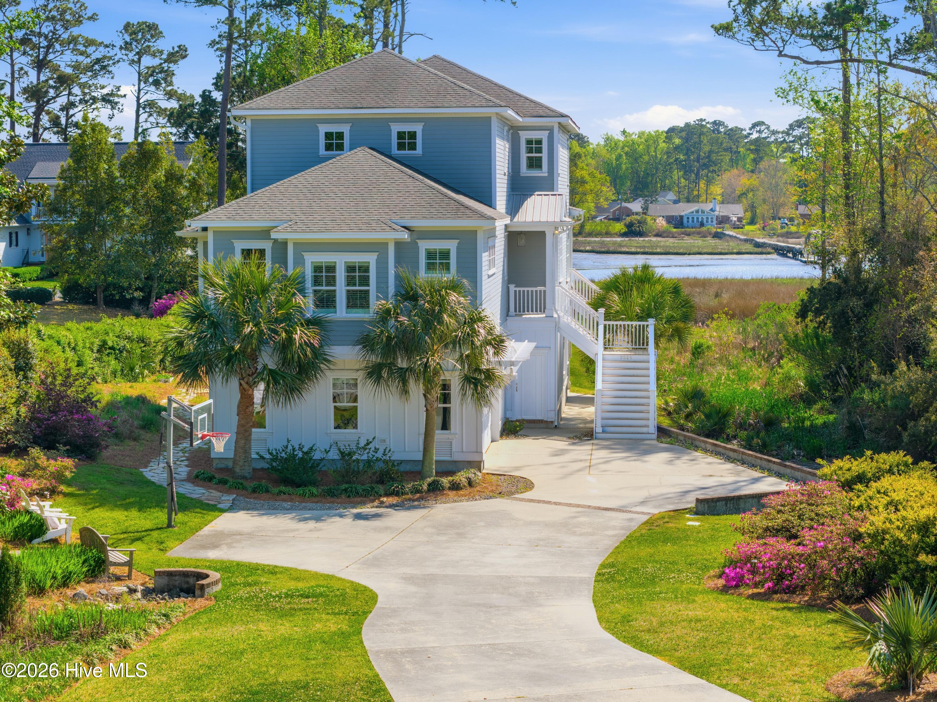 2525 Royal Palm Lane