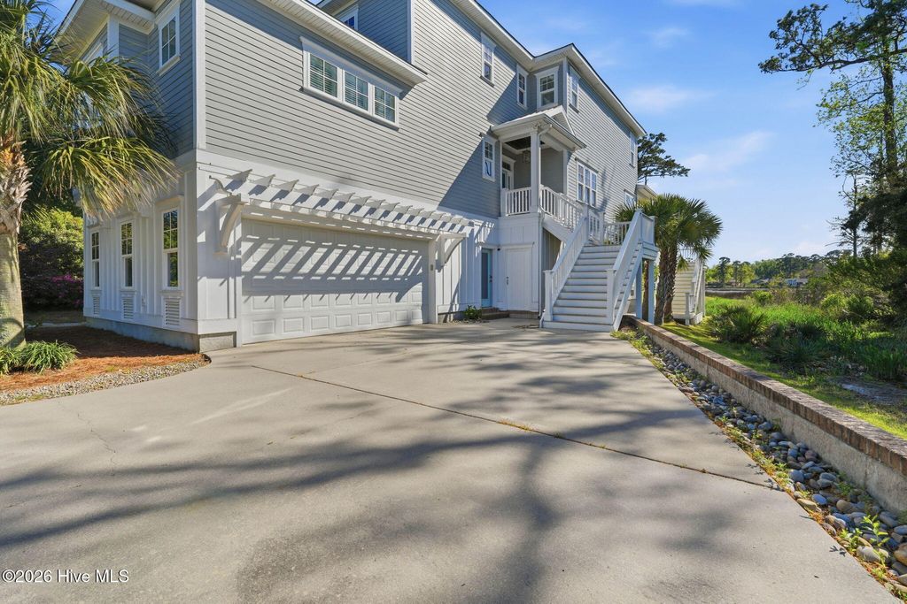 Photo of 2525 Royal Palm Lane, Wilmington, NC 28409 (MLS # 100549374)