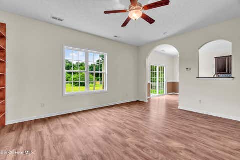 Tiny photo for 205 Crockett Ridge Court E, Richlands, NC 28574 (MLS # 100591049)