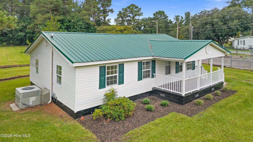 Photo of 3537 S Nc 11 Highway, Wallace, NC 28466 (MLS # 100601726)