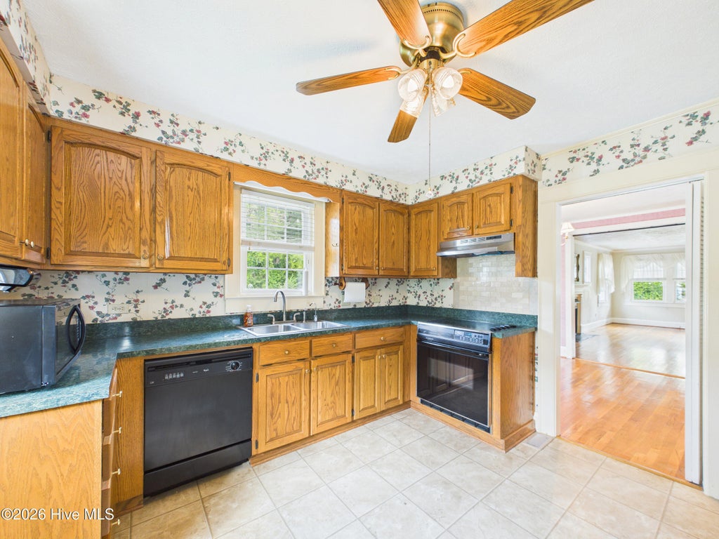 Photo of 409 Myrtle Avenue, Hamlet, NC 28345 (MLS # 100612808)