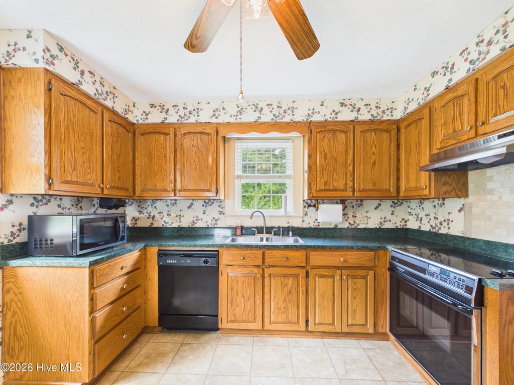 Photo of 409 Myrtle Avenue, Hamlet, NC 28345 (MLS # 100612808)