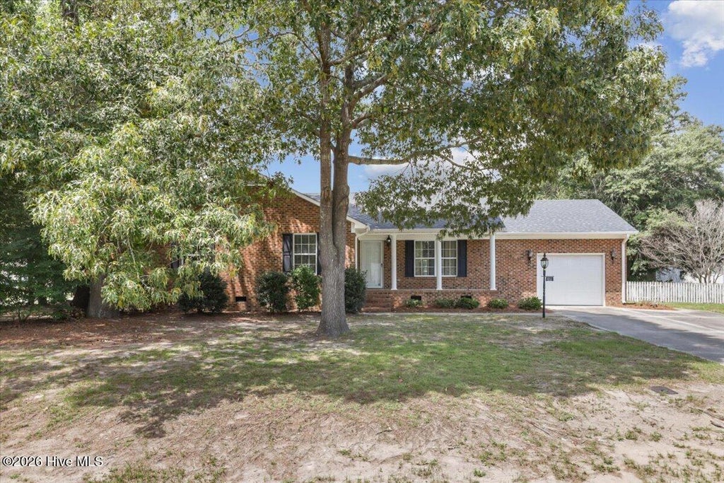 Photo of 2495 Stratford Drive, La Grange, NC 28551 (MLS # 100596273)