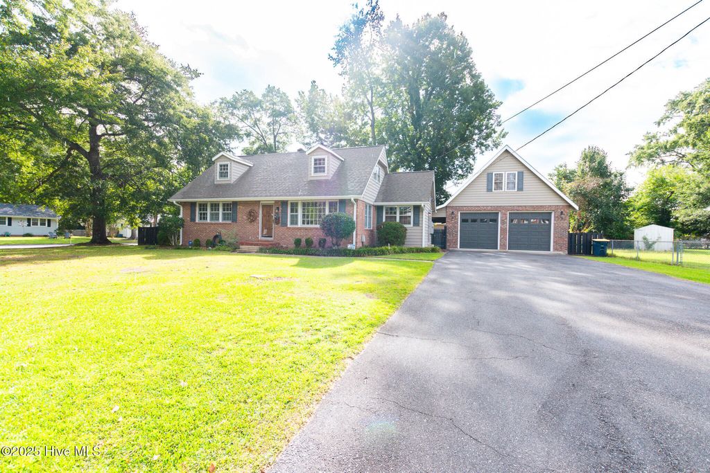 Photo of 818 Edgewood Drive, Jacksonville, NC 28540 (MLS # 100529268)