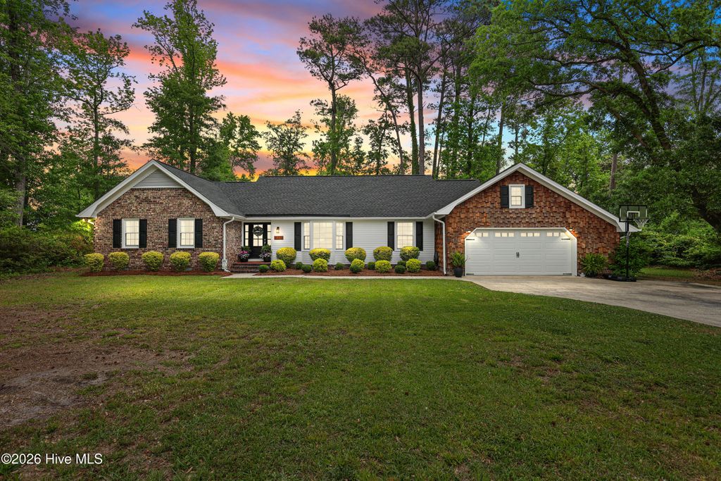 Photo of 10274 Cornwallis Circle SE, Leland, NC 28451 (MLS # 100571336)