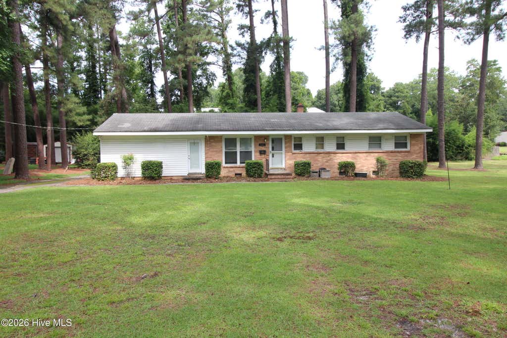 Photo of 680 S May Street, Southern Pines, NC 28387 (MLS # 100596051)