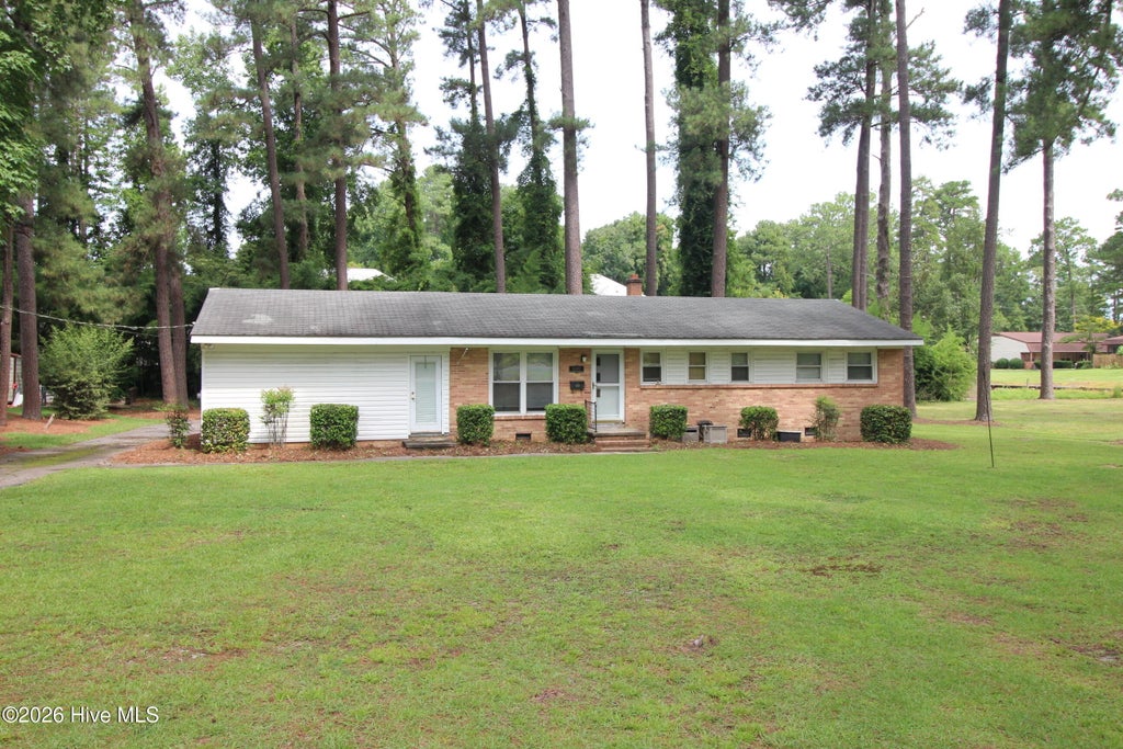 Photo of 680 S May Street, Southern Pines, NC 28387 (MLS # 100596051)