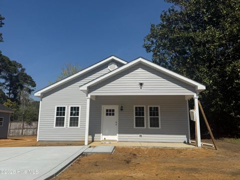 Homes For Sale - 214 Pearl Street<br/> Sampson County, Clinton, NC 28328