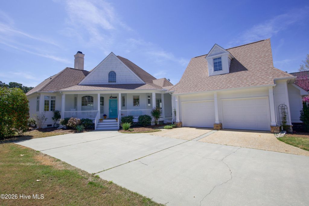 Photo of 332 Magnolia Circle, Southern Pines, NC 28387 (MLS # 100562973)