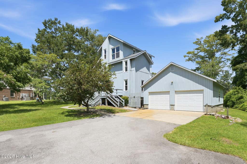 Photo of 624 Lilliput Drive, New Bern, NC 28562 (MLS # 100597327)