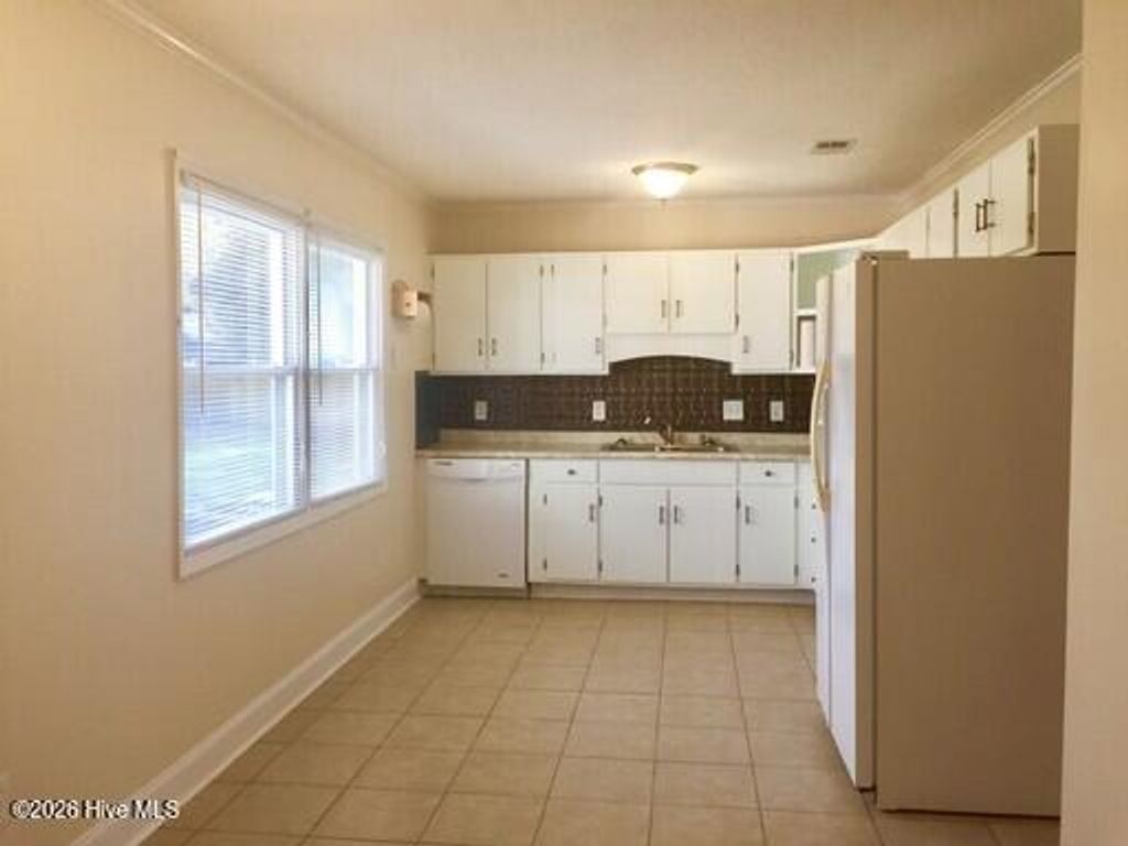Photo of 306 Sussex Court, Wilmington, NC 28411 (MLS # 100572234)