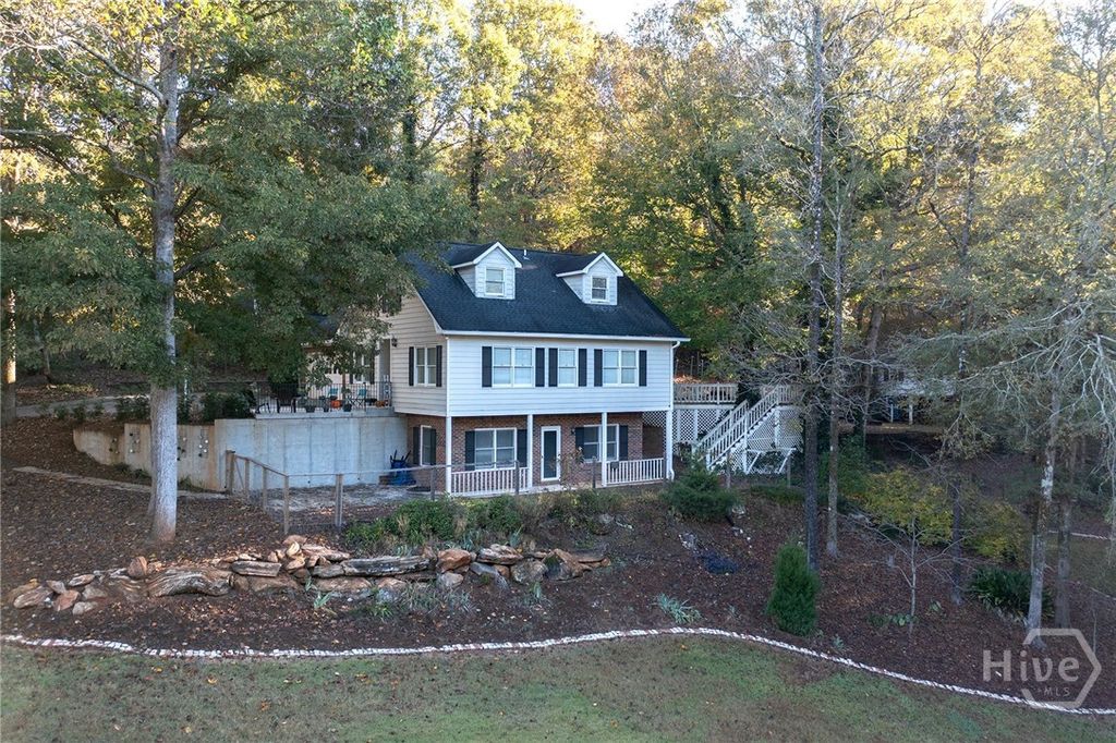 Photo of 1020 Barnett Place, Athens, GA 30605 (MLS # CL348583)