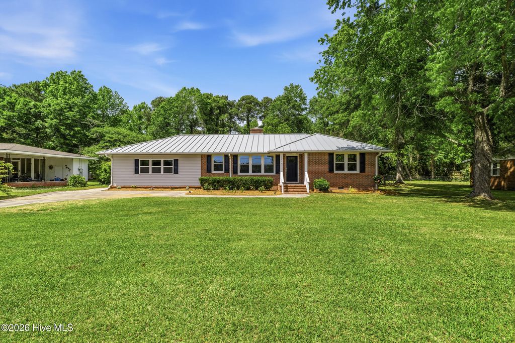 Photo of 1719 Old Folkstone Road, Sneads Ferry, NC 28460 (MLS # 100570664)