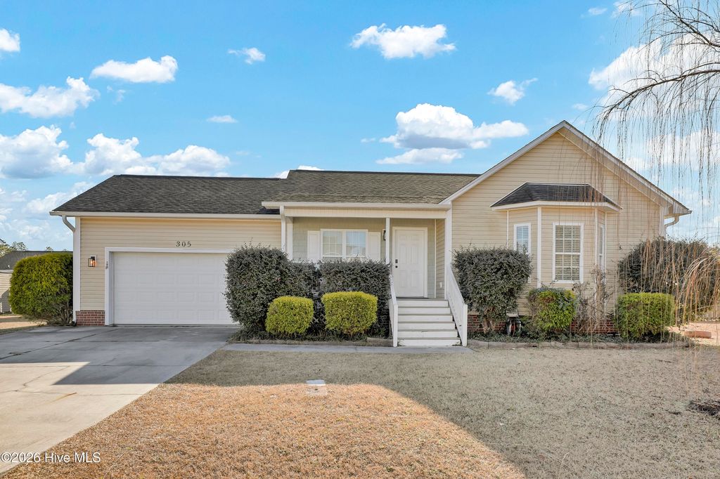 Photo of 305 Pine Ridge Lane, Holly Ridge, NC 28445 (MLS # 100552023)