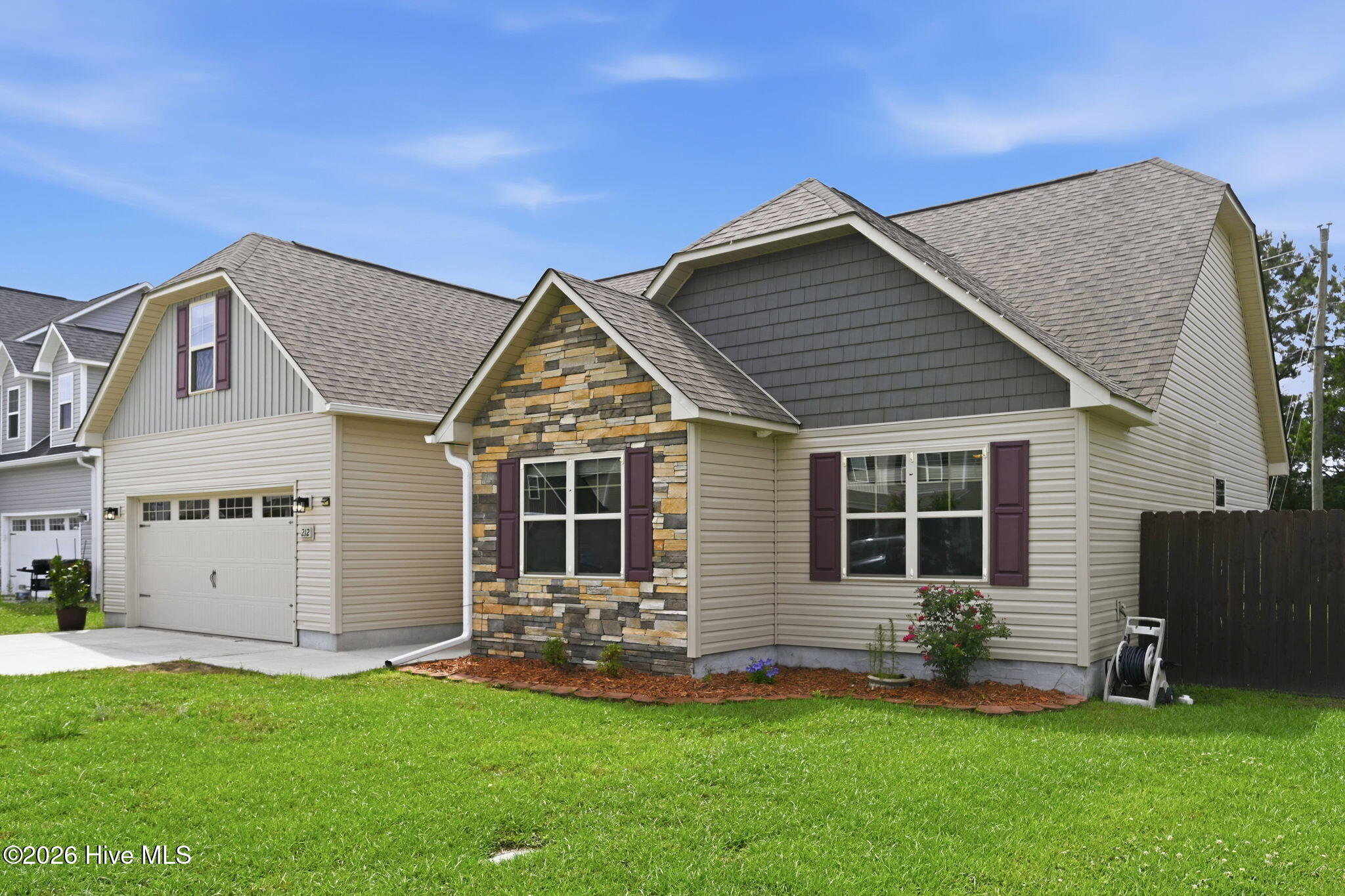 212 Holly Grove Court E