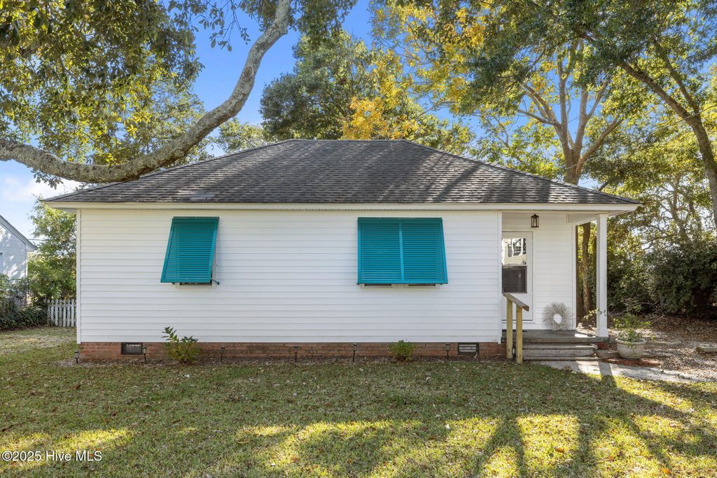 Photo of 3413 Taylor Street, Morehead City, NC 28557 (MLS # 100541467)