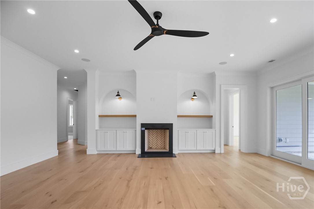 Savannah, Georgia 31411, United States, 5 Bedrooms Bedrooms, ,5 BathroomsBathrooms,Residential,Active,256527