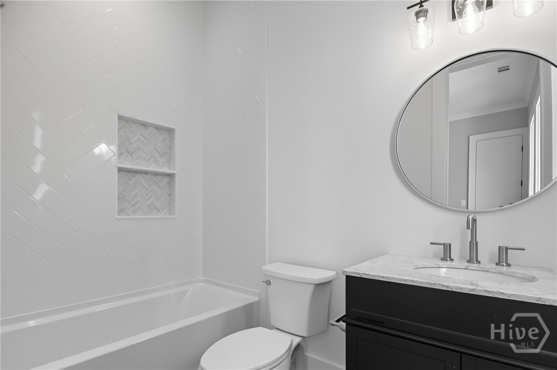 Savannah, Georgia 31411, United States, 5 Bedrooms Bedrooms, ,5 BathroomsBathrooms,Residential,Active,256527