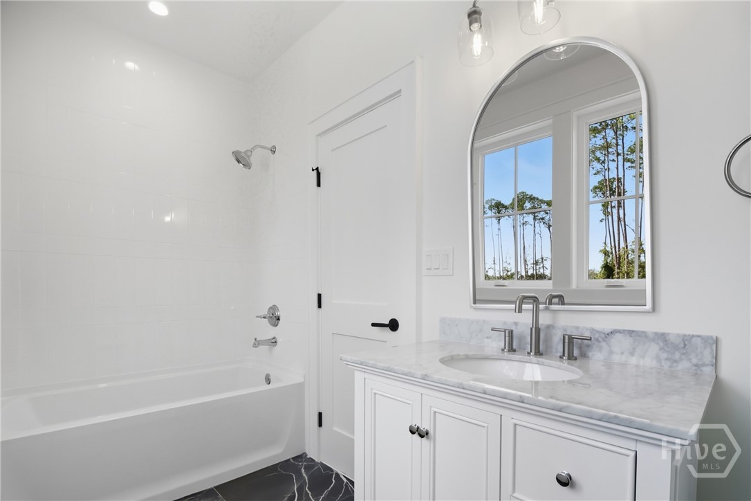 Savannah, Georgia 31411, United States, 5 Bedrooms Bedrooms, ,5 BathroomsBathrooms,Residential,Active,256527