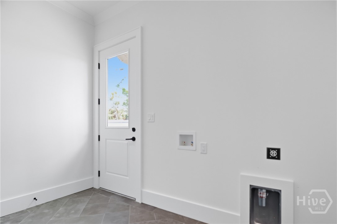 Savannah, Georgia 31411, United States, 5 Bedrooms Bedrooms, ,5 BathroomsBathrooms,Residential,Active,256527