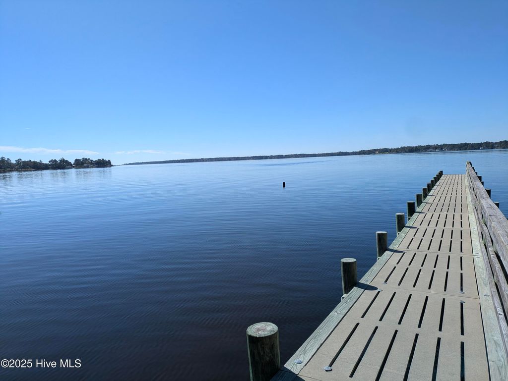 Photo of 157 White Oak Bluff Road, Stella, NC 28582 (MLS # 100531854)