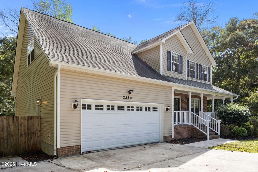 Photo of 2230 Greenwood Court, Jacksonville, NC 28546 (MLS # 100534273)