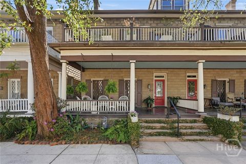Townhouse For Sale - 407 E Hall Street<br/> Chatham County, Savannah, GA 31401