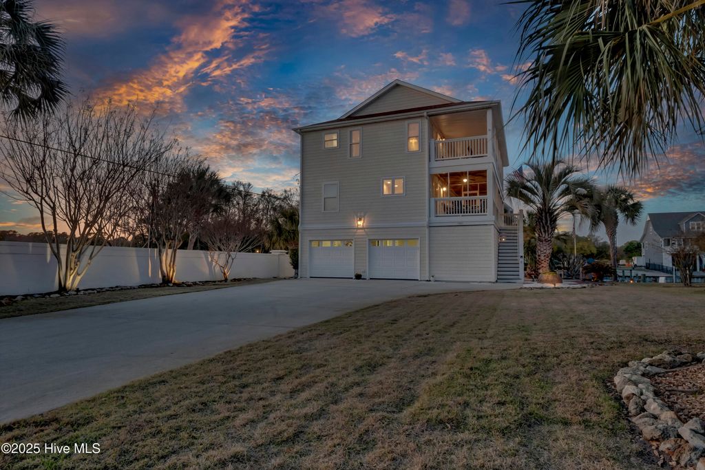 Photo of 1001 Waterview Place, Carolina Beach, NC 28428 (MLS # 100497628)