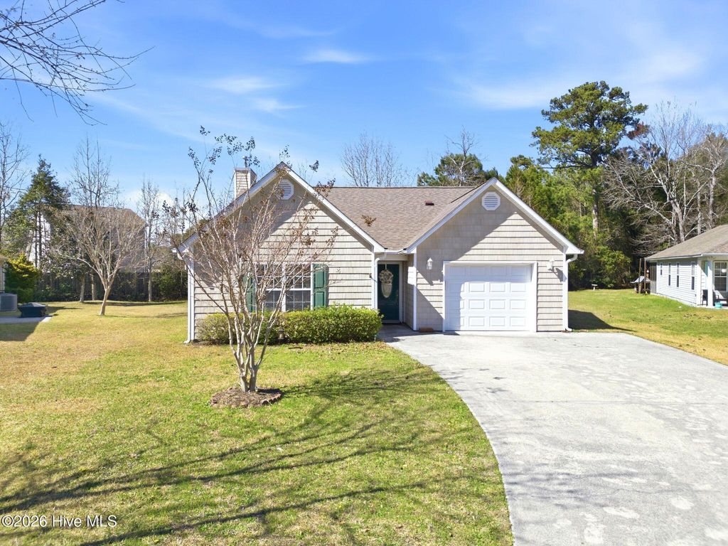 Photo of 111 Bay Tree Circle, Hampstead, NC 28443 (MLS # 100562982)