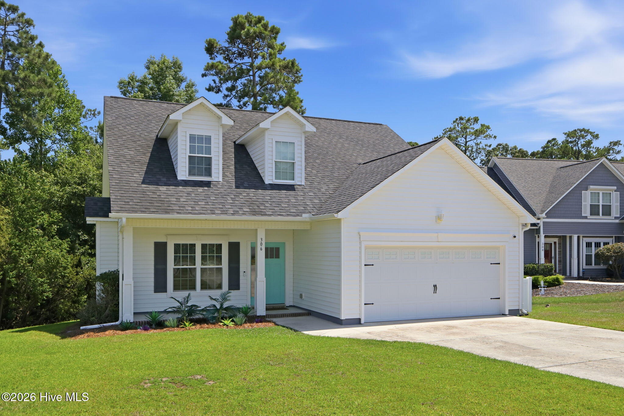 306 Oak Ridge Court