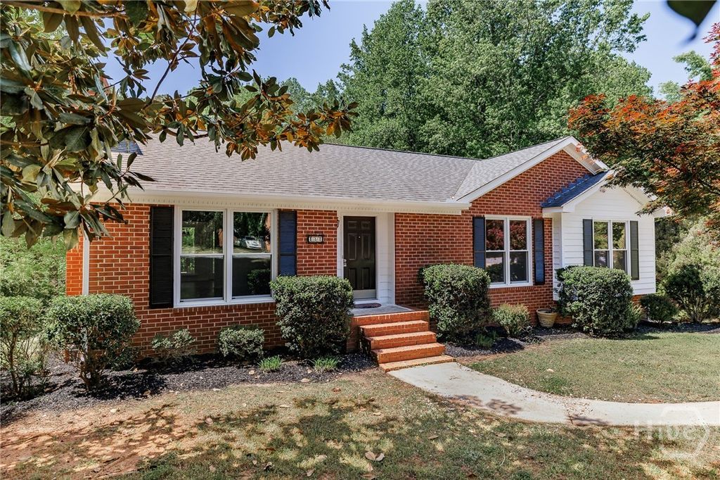 Photo of 182 Woodberry Drive, Athens, GA 30605 (MLS # CL353690)