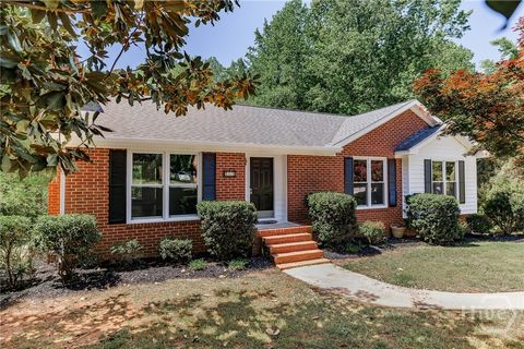 Photo of 182 Woodberry Drive, Athens, GA 30605 (MLS # CL353690)