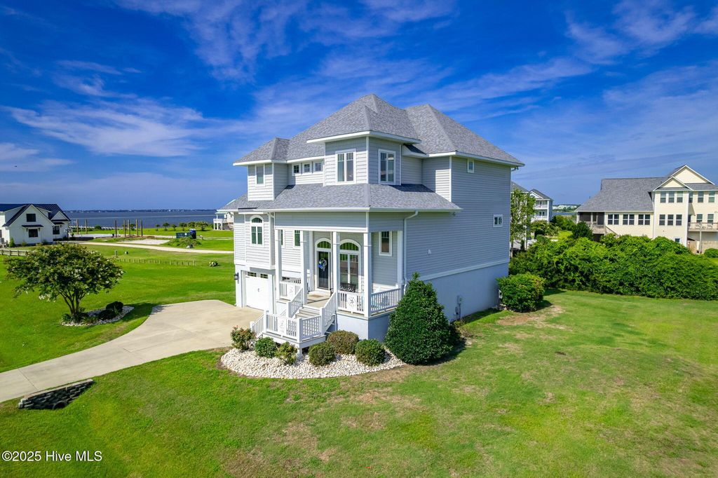 Photo of 516 Blue Heron Drive, Newport, NC 28570 (MLS # 100553844)