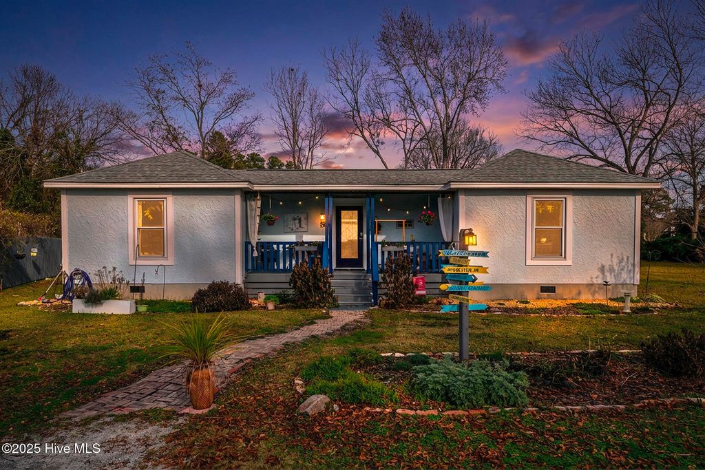 Photo of 608 Church Street, Oriental, NC 28571 (MLS # 100543730)