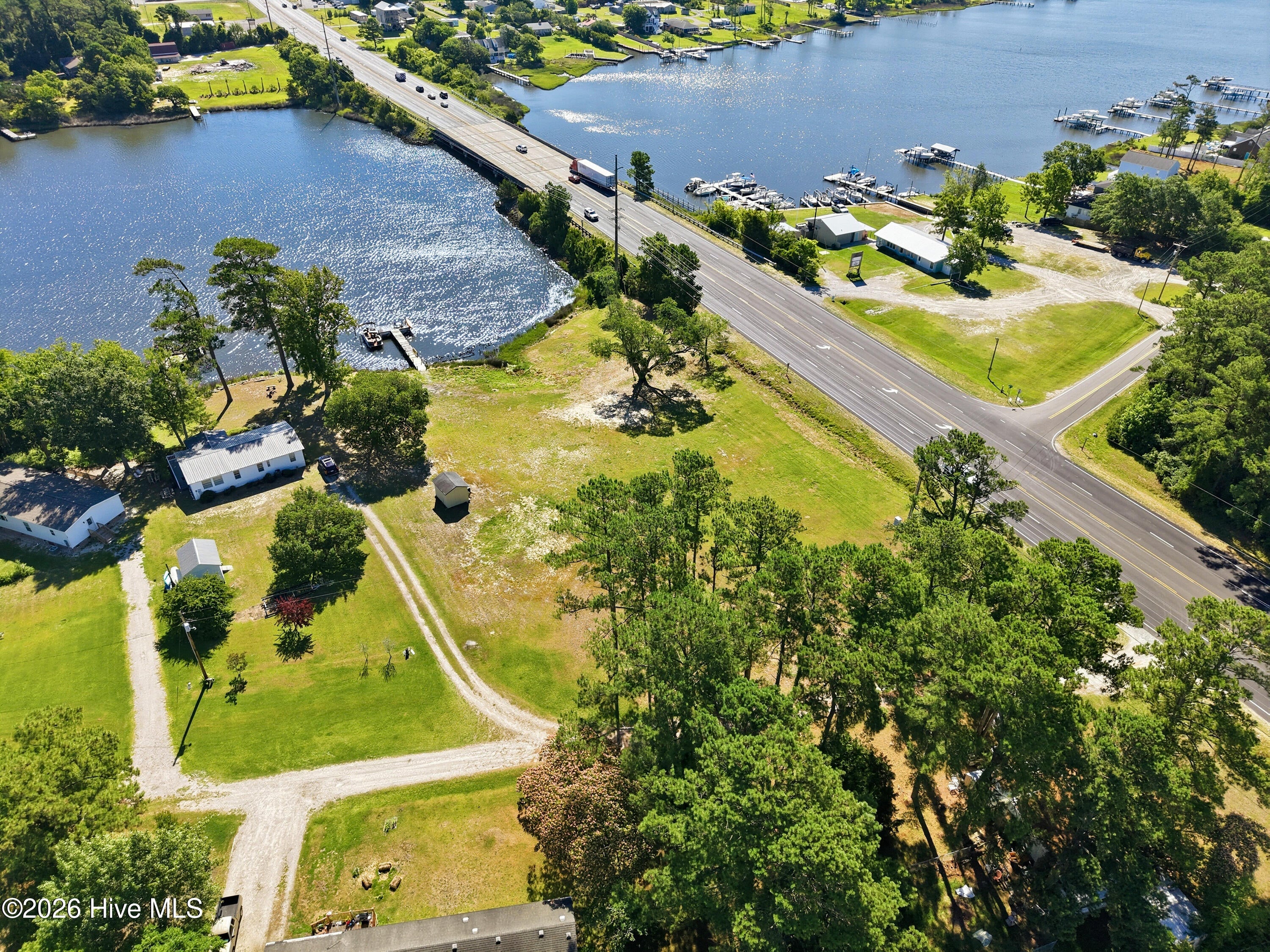 120 Russell Cove