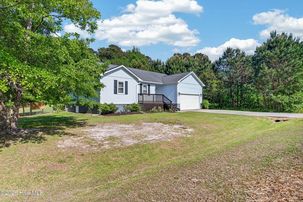Photo of 104 Pine Needle Drive, Hubert, NC (MLS # 100573051)