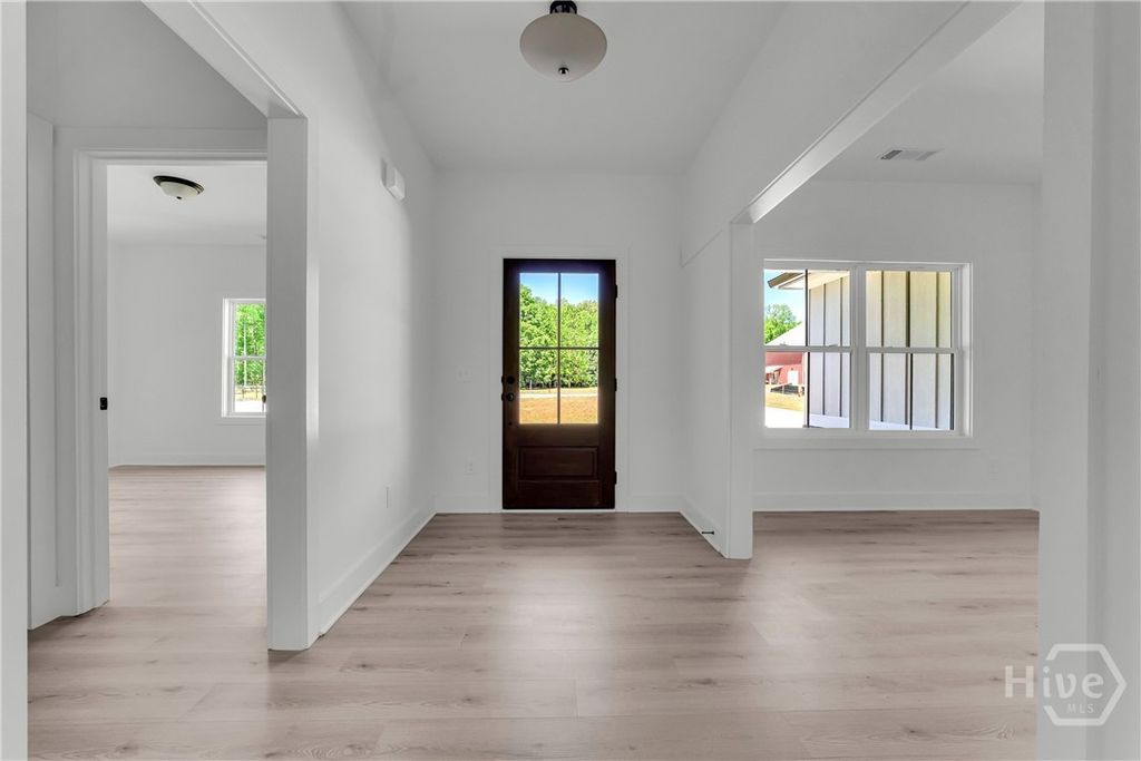 Photo of 89 Huntington Drive, Lavonia, GA 30553 (MLS # CL354085)