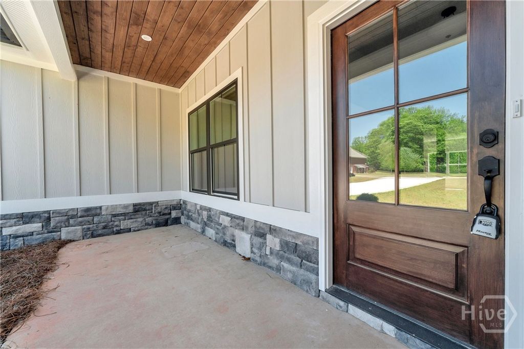 Photo of 89 Huntington Drive, Lavonia, GA 30553 (MLS # CL354085)