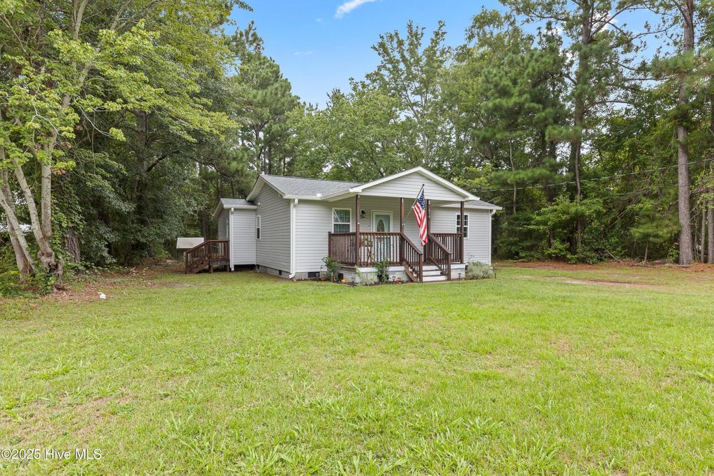 Photo of 614 Saint Johns Church Road, Hampstead, NC 28443 (MLS # 100548487)