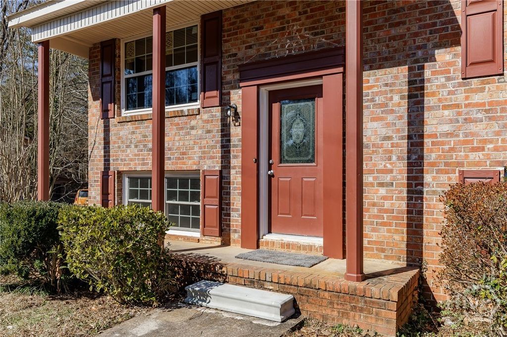 Photo of 300 Lavender Road, Athens, GA 30606 (MLS # CL348523)